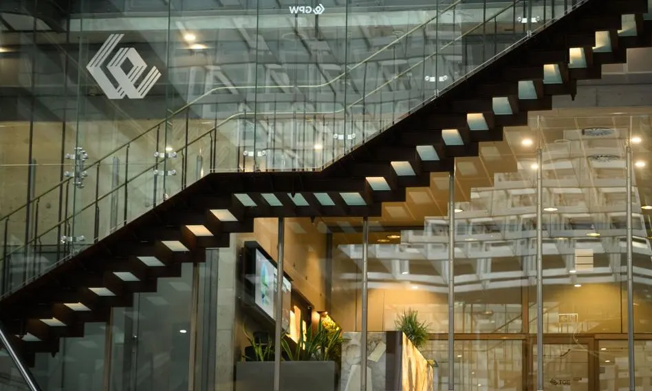 Synektik i Billennium w starciu o wielki kontrakt na AI