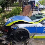 Policyjny mustang rozbity